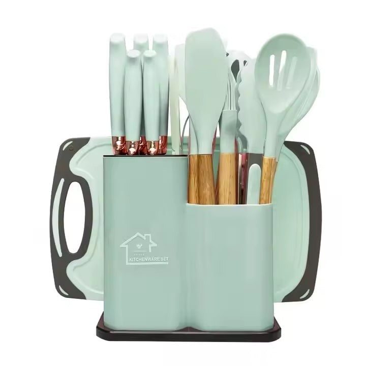 Set 19 ustensile de gatit din silicon cu maner rezistent din bambus, suport + TOCATOR CADOU