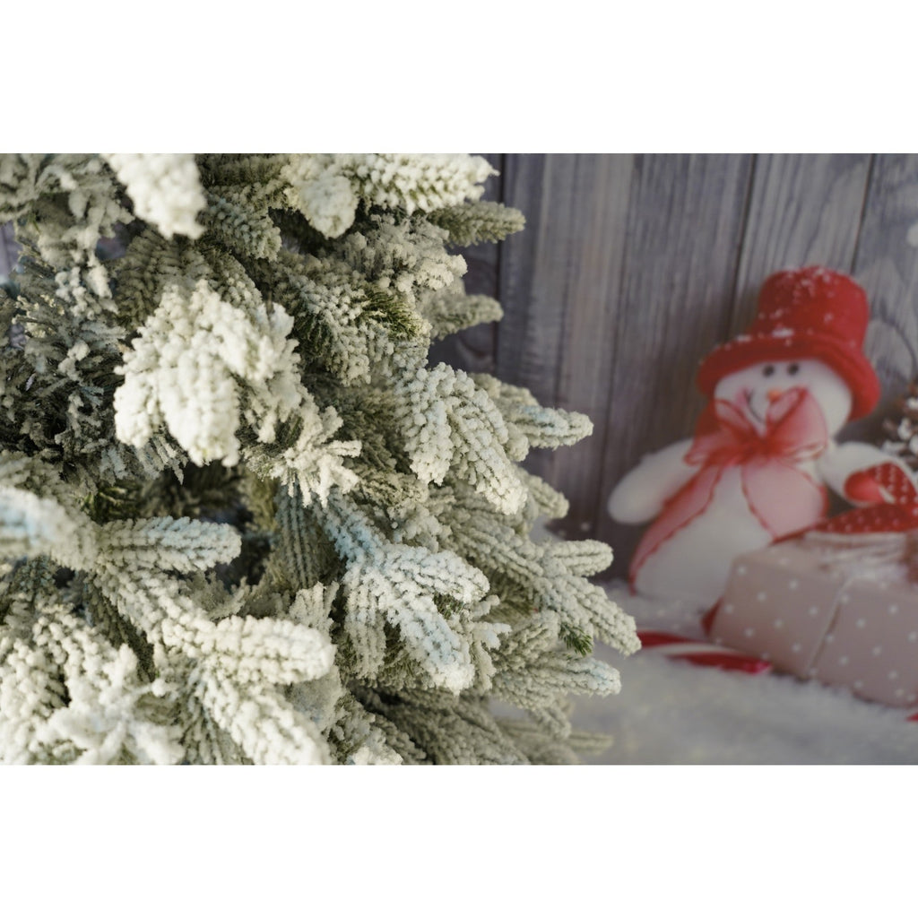 Brad Artificial de Craciun, 1.8 m inaltime, Verde, Pulverizat complet alb-tip zapada, Interior/ Exterior, Bogat 512 ramuri