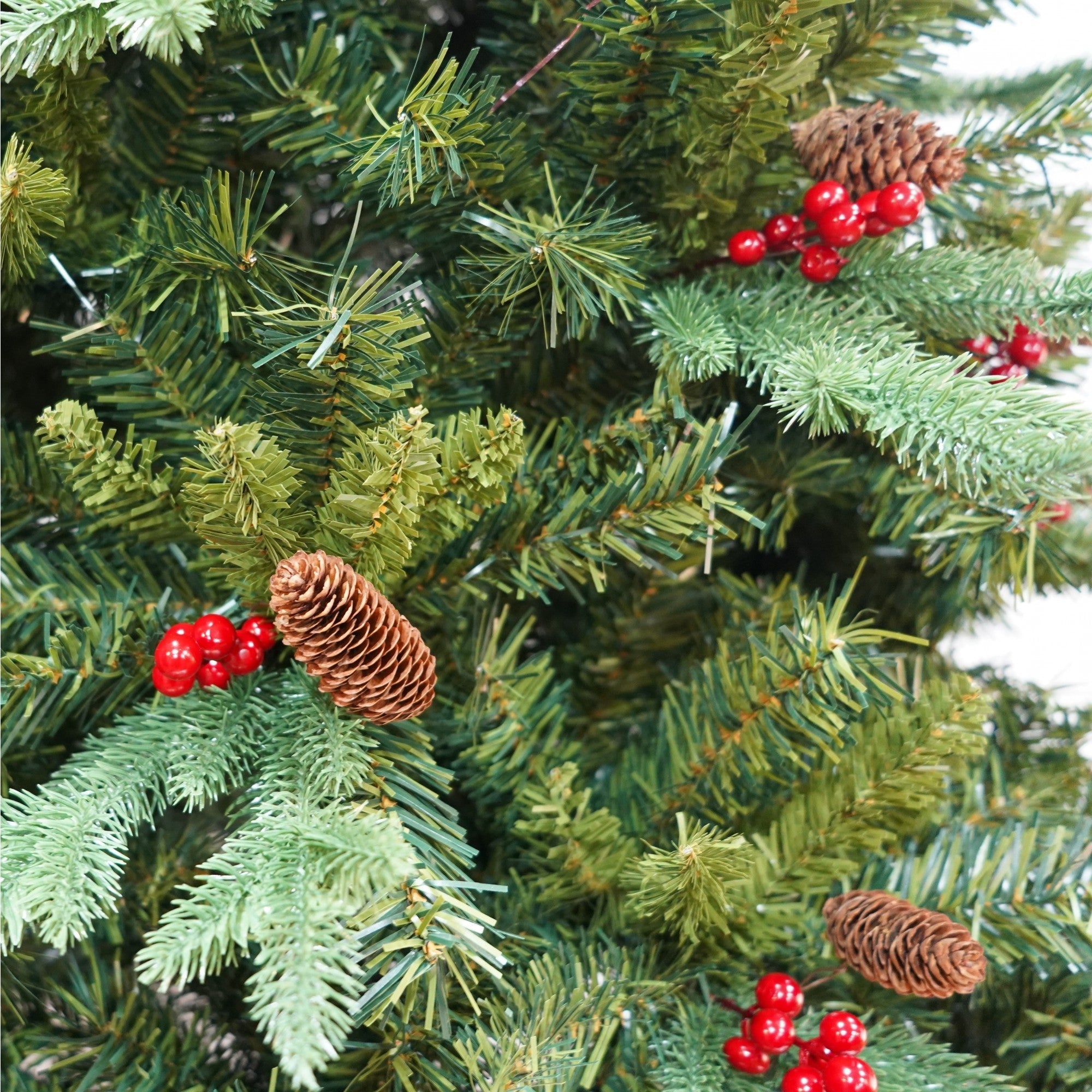Brad Artificial bogat de Craciun Premium, 2.10 m inaltime, suport metalic inclus, Verde, Decorat, Interior/ Exterior