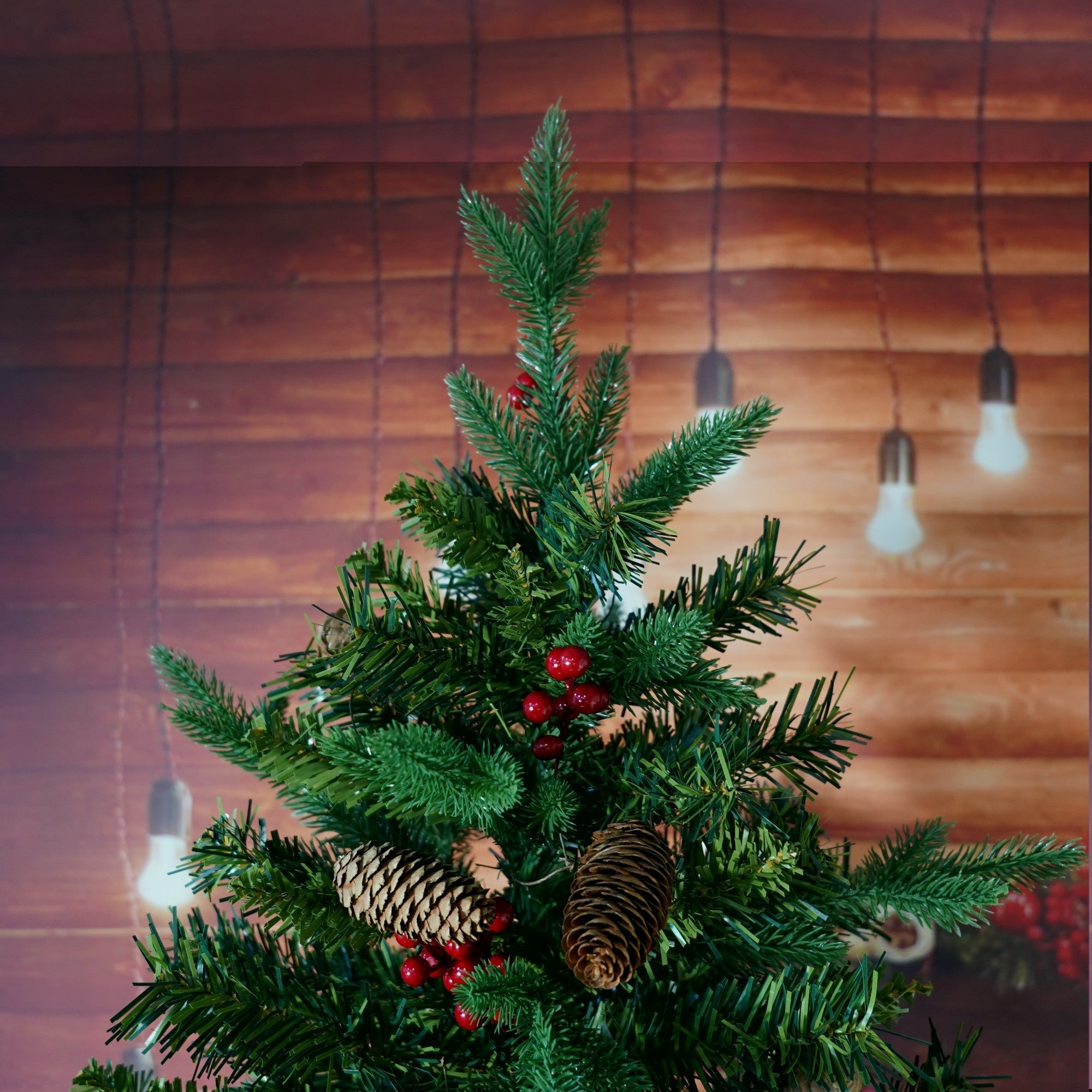 Brad Artificial bogat de Craciun Premium, 2.10 m inaltime, suport metalic inclus, Verde, Decorat, Interior/ Exterior