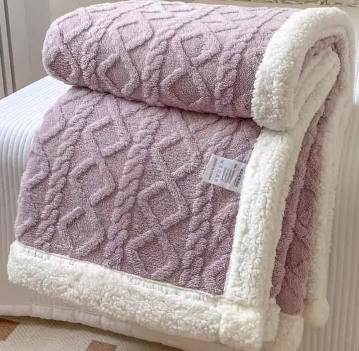 MODEL NOU: Patura Cocolino Groasa Dubla, Super Soft, Tip Tricotaj, cu Blanita, 200 x 230 cm + CADOU in VALOARE de 25 lei