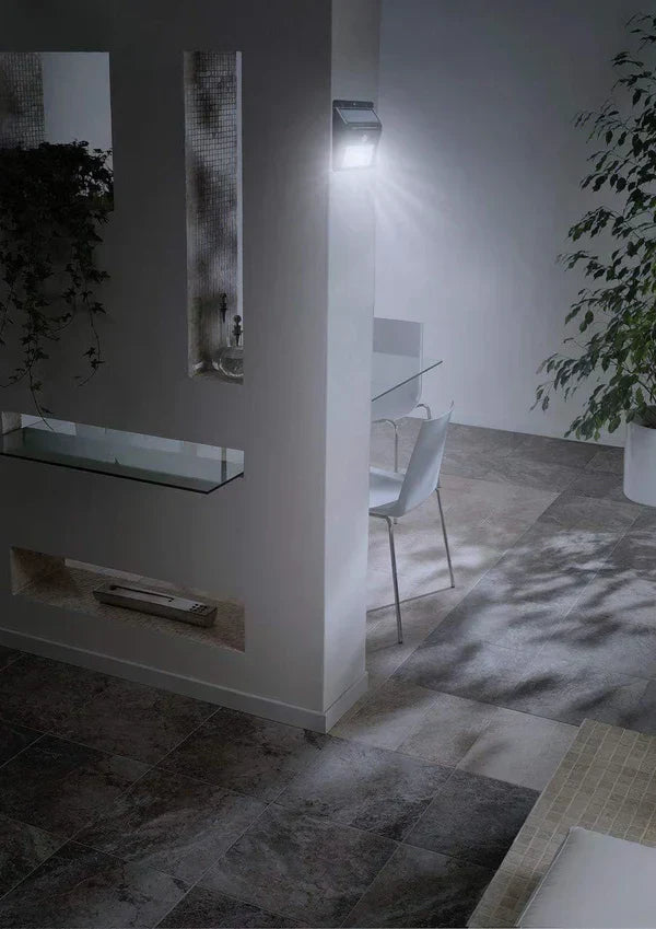 Lampa Cu Incarcare Solara, Cu Telecomanda si Senzor de Miscare, 100 LED COB + Lampa Cu Incarcare Solara 20 LED, CADOU
