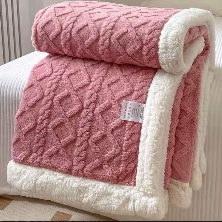 MODEL NOU: Patura Cocolino Groasa Dubla, Super Soft, Tip Tricotaj, cu Blanita, 200 x 230 cm + CADOU in VALOARE de 25 lei