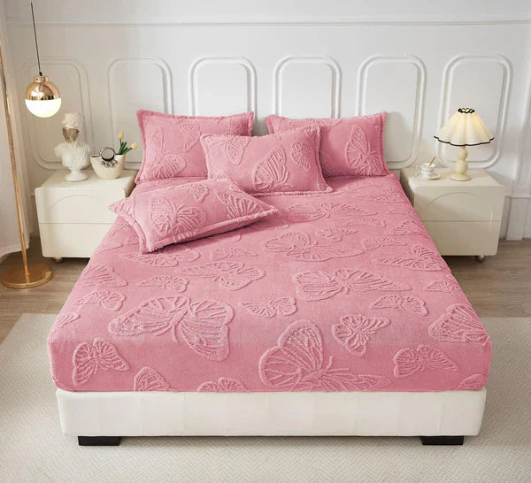 Husa Pentru Pat Dublu, Pucioasa, Model Cocolino Cu Fluturasi, Cu Elastic + 2 Fete De Perna